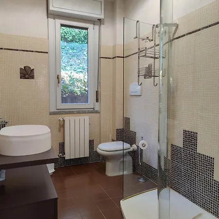 Riflessi Sul Oda ve Kahvaltı Lierna